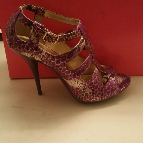 Heels - Picture 1 of 1